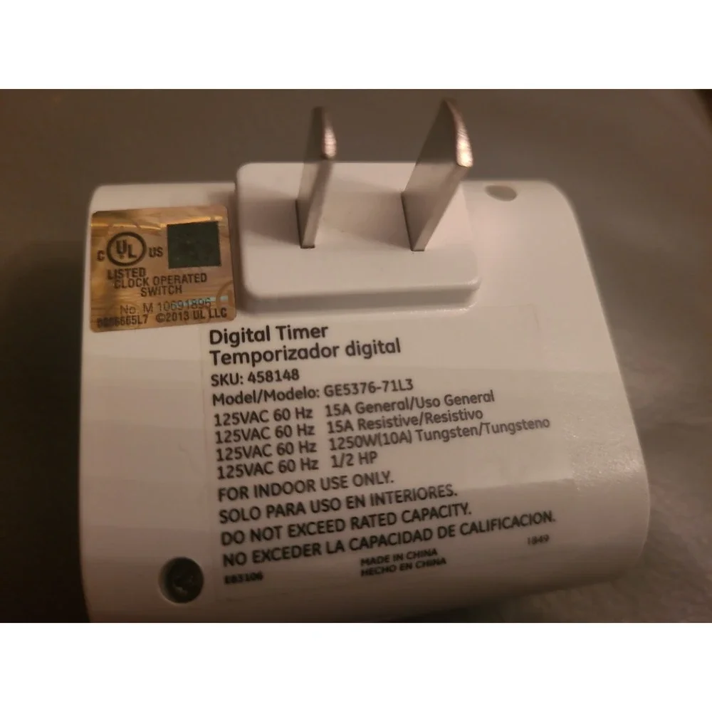 Defiant 15 Amp 7-Day Indoor Plug-In Digital Polarized Timer White 49809DI